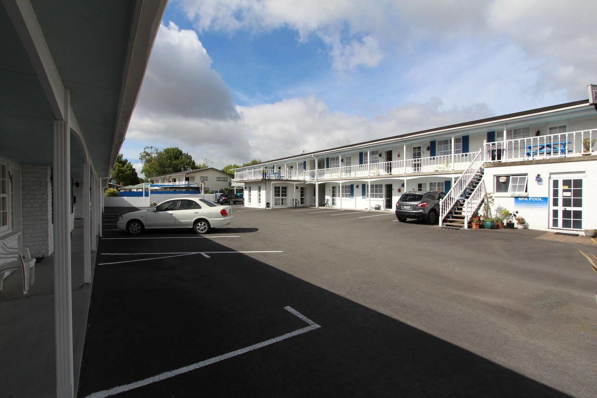 המילטון Boundary Court Motor Inn מראה חיצוני תמונה