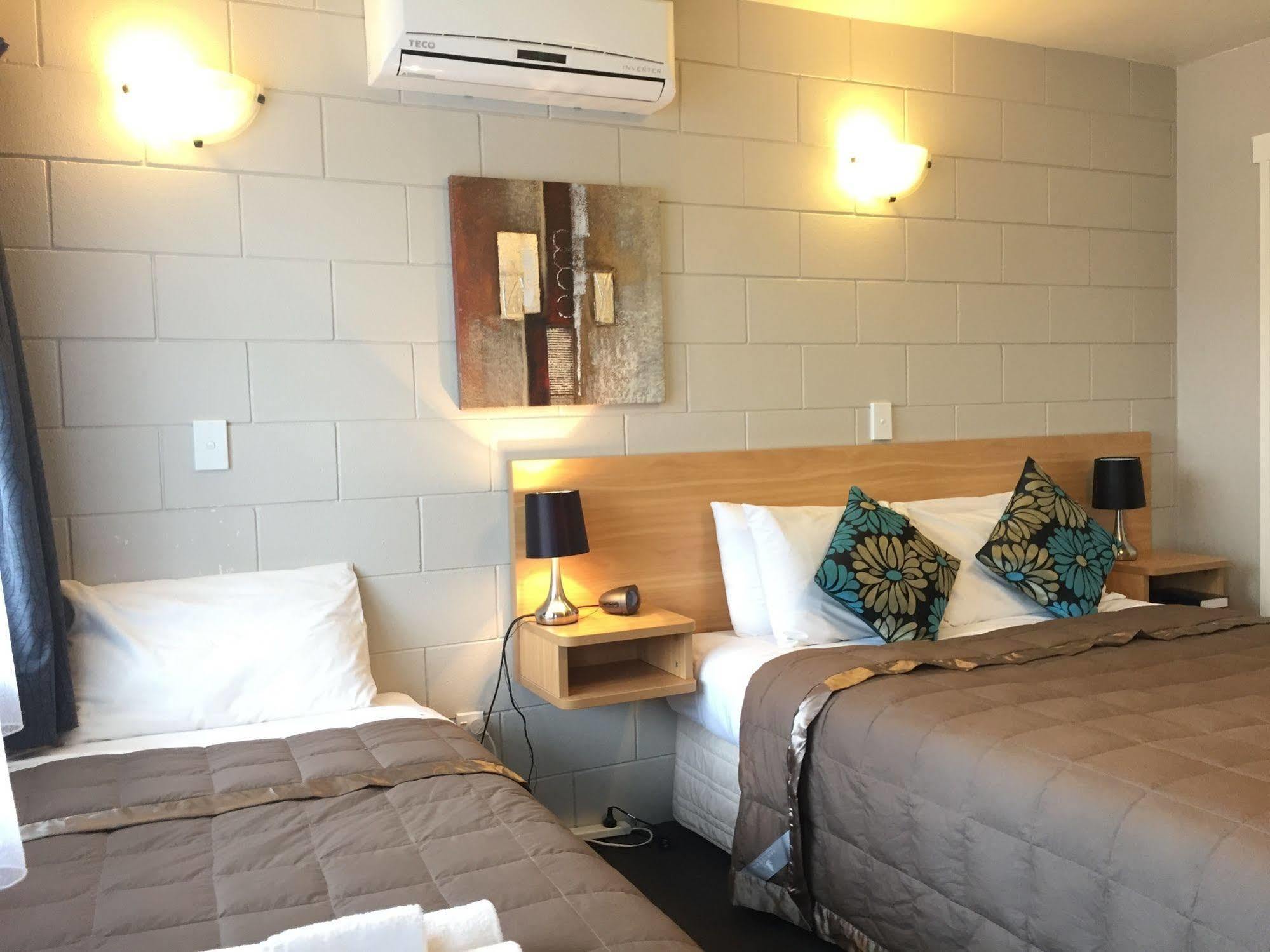 המילטון Boundary Court Motor Inn מראה חיצוני תמונה